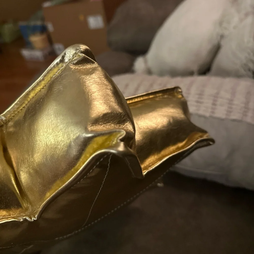 Crate & Barrel Kids gold star 🌟 pilllow